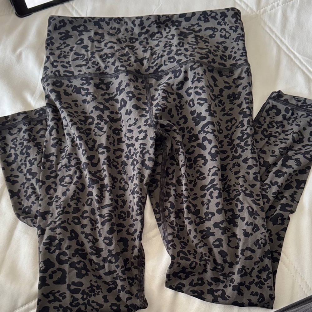 Athleta Black and Gray Patterned Leggings